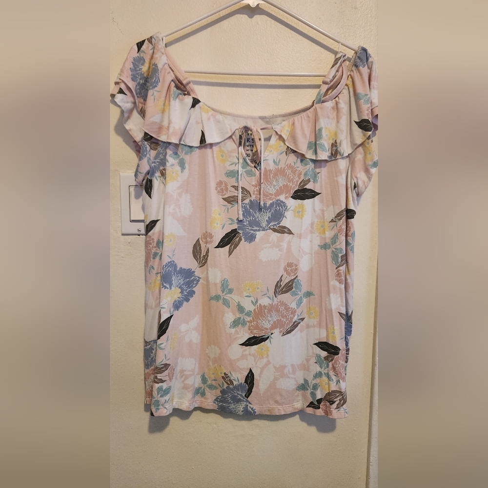 Torrid cold shoulder floral pink top - Picture 3 of 7